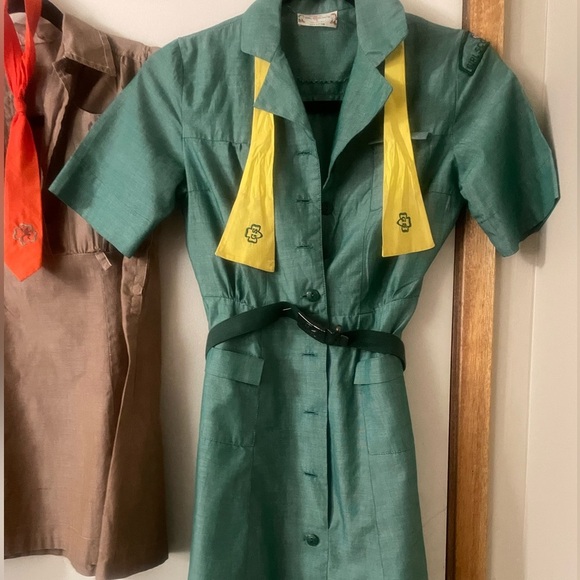 Vintage Girl Scout & Brownie Uniforms 1960’s with Ties & Belt (Girl Scout Only) - Picture 10 of 16